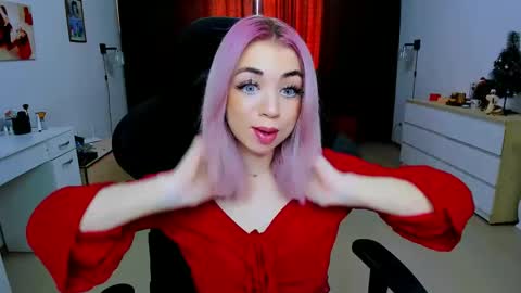 Snapshot of blinkofeyess chatting on 01/05/25, 10:10 Nicole online show from 01/05/25, 10:10