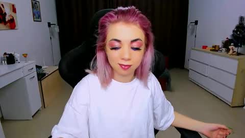 Snapshot of blinkofeyess chatting on 01/07/25, 03:57 Nicole online show from 01/07/25, 03:57