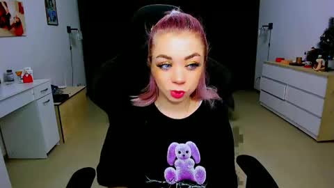 Snapshot of blinkofeyess chatting on 01/13/25, 03:34 Nicole online show from 01/13/25, 03:34