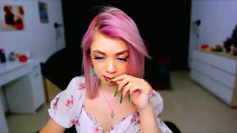 Snapshot of blinkofeyess chatting on 01/15/25, 10:49 Nicole online show from 01/15/25, 10:49