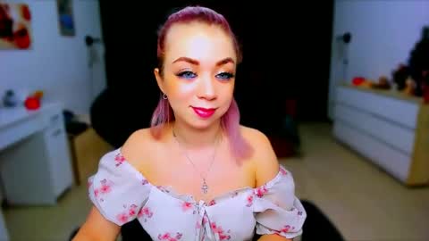 Snapshot of blinkofeyess chatting on 01/16/25, 08:43 Nicole online show from 01/16/25, 08:43