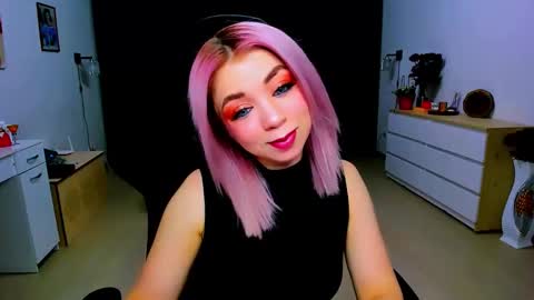 Snapshot of blinkofeyess chatting on 01/22/25, 03:31 Nicole online show from 01/22/25, 03:31