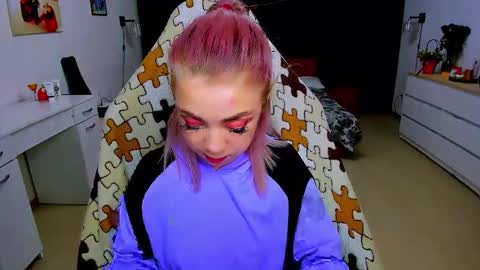 Snapshot of blinkofeyess chatting on 01/28/25, 02:31 Nicole online show from 01/28/25, 02:31