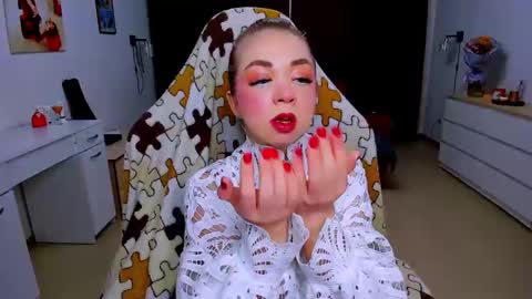 Snapshot of blinkofeyess chatting on 02/11/25, 04:55 Nicole online show from 02/11/25, 04:55