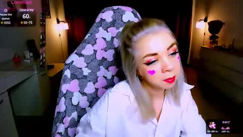 Snapshot of blinkofeyess chatting on 02/14/25, 12:14 Nicole online show from 02/14/25, 12:14