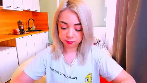 Snapshot of blinkofeyess chatting on 02/28/25, 01:25 Nicole online show from 02/28/25, 01:25