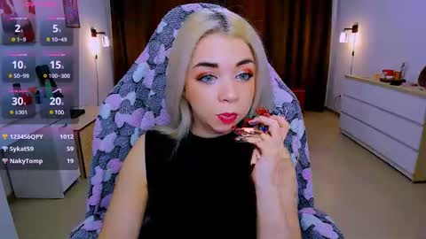 Snapshot of blinkofeyess chatting on 03/05/25, 06:44 Nicole online show from 03/05/25, 06:44