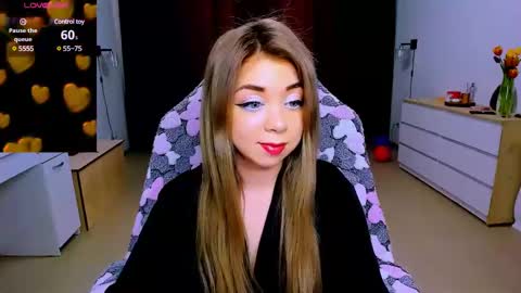 Snapshot of blinkofeyess chatting on 03/11/25, 06:21 Nicole online show from 03/11/25, 06:21