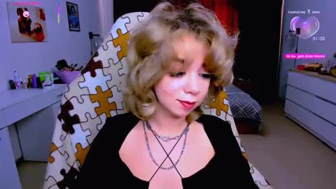 Snapshot of blinkofeyess chatting on 09/14/25, 11:42 Nicole online show from 09/14/25, 11:42