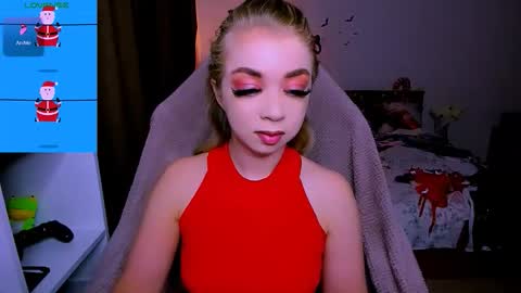 Snapshot of blinkofeyess chatting on 12/20/25, 11:39 Nicole online show from 12/20/25, 11:39