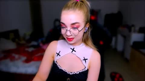 Nicole online show from 03/11/26, 07:03