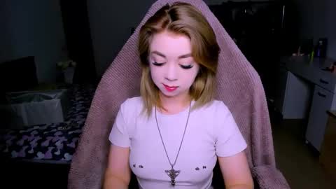 Nicole online show from 05/16/26, 06:07