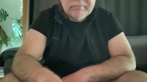 BlIdoL online show from 04/21/26, 06:09