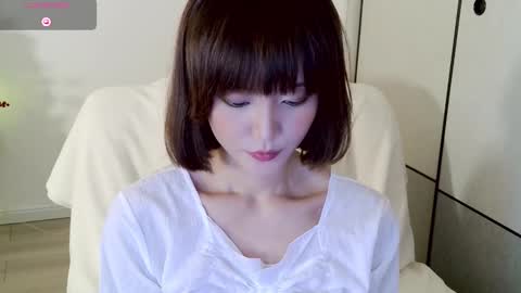 Snapshot of blon_kater chatting on 12/27/24, 08:24 YoYo online show from 12/27/24, 08:24