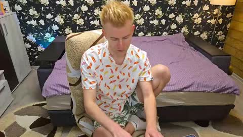 blond_boy69 online show from 05/15/26, 06:37