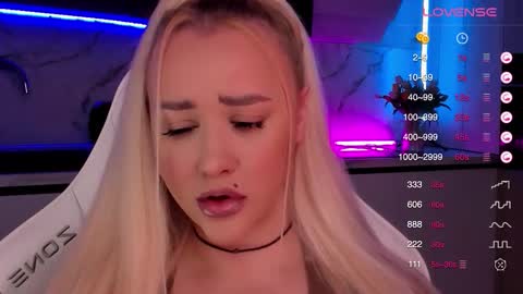 Lana online show from 11/07/25, 02:17