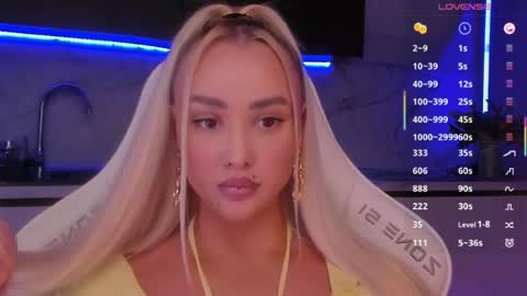 Snapshot of blond_diamond chatting on 06/18/26, 03:51 Lana online show from 06/18/26, 03:51