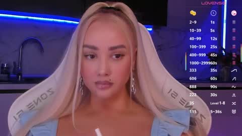 Snapshot of blond_diamond chatting on 06/22/26, 06:16 Lana online show from 06/22/26, 06:16