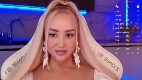 Snapshot of blond_diamond chatting on 07/08/26, 05:34 Lana online show from 07/08/26, 05:34