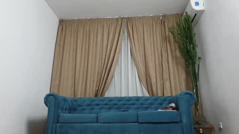 Snapshot of blond_god chatting on 12/22/24, 10:25 Andreas online show from 12/22/24, 10:25