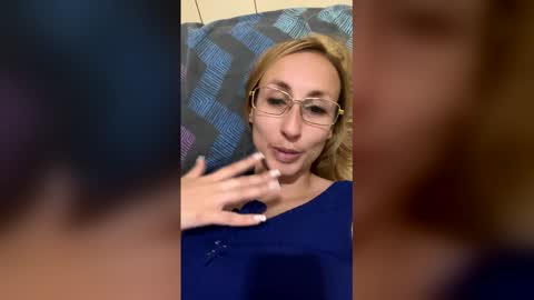 Snapshot of blonde3292 chatting on 03/02/26, 06:15 blonde3292 online show from 03/02/26, 06:15