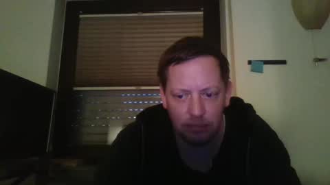 Snapshot of blonde32m chatting on 02/02/25, 06:15 blonde32m online show from 02/02/25, 06:15