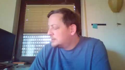 Snapshot of blonde32m chatting on 02/23/25, 07:44 blonde32m online show from 02/23/25, 07:44