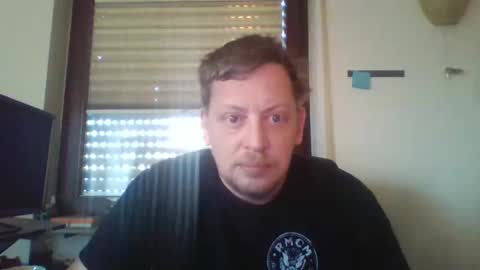 Snapshot of blonde32m chatting on 03/02/25, 06:16 blonde32m online show from 03/02/25, 06:16