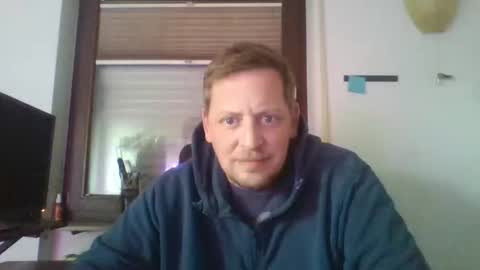 Snapshot of blonde32m chatting on 10/06/25, 11:40 blonde32m online show from 10/06/25, 11:40