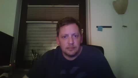 Snapshot of blonde32m chatting on 10/15/25, 06:08 blonde32m online show from 10/15/25, 06:08