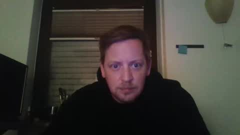 Snapshot of blonde32m chatting on 11/02/25, 07:16 blonde32m online show from 11/02/25, 07:16