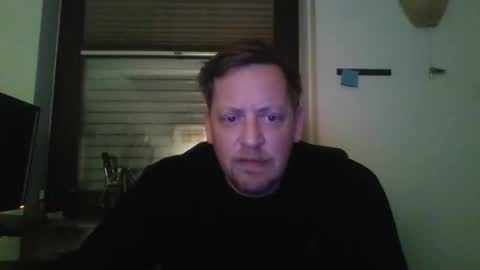 Snapshot of blonde32m chatting on 11/15/25, 10:26 blonde32m online show from 11/15/25, 10:26