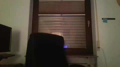 Snapshot of blonde32m chatting on 11/25/25, 10:54 blonde32m online show from 11/25/25, 10:54