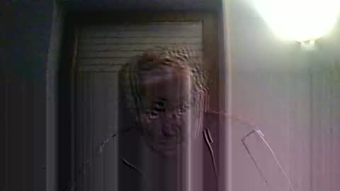 Snapshot of blonde32m chatting on 12/21/25, 04:36 blonde32m online show from 12/21/25, 04:36