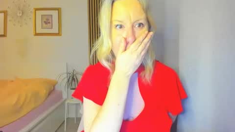 Snapshot of blonde_angel20 chatting on 01/30/25, 05:17 Nicole online show from 01/30/25, 05:17