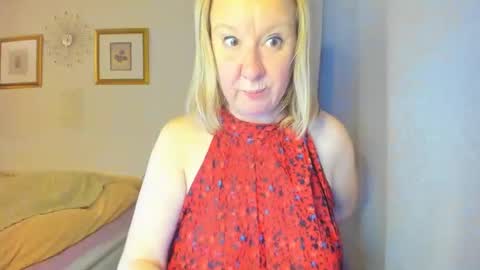 Snapshot of blonde_angel20 chatting on 02/19/25, 05:16 Nicole online show from 02/19/25, 05:16