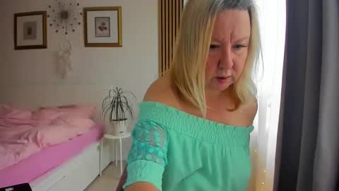 Nicole online show from 12/18/25, 08:31