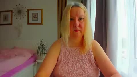 Nicole online show from 03/18/26, 05:21