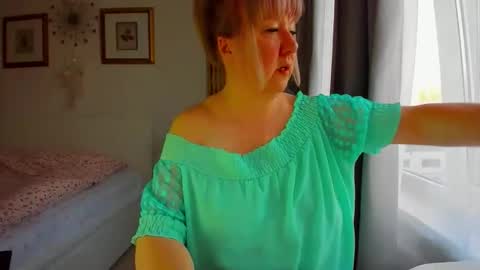 Nicole online show from 04/14/26, 03:23