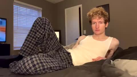 Snapshot of blonde_boi99 chatting on 02/01/25, 12:37 Blondie online show from 02/01/25, 12:37