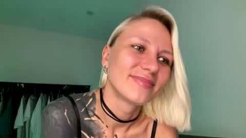 Snapshot of blonde_fuck_couple chatting on 06/20/26, 04:04 blonde_fuck_couple online show from 06/20/26, 04:04