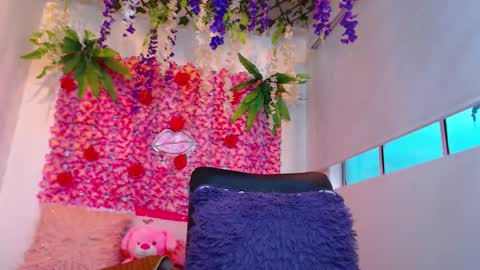 Snapshot of blonde_squirt_ chatting on 12/20/25, 07:10 blonde_squirt_ online show from 12/20/25, 07:10