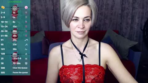 Snapshot of blondemommy_77 chatting on 12/26/24, 12:36 Lola online show from 12/26/24, 12:36