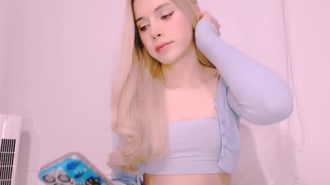 Snapshot of blondetwinkcum19 chatting on 12/30/24, 03:03 zoey madisson 3 online show from 12/30/24, 03:03