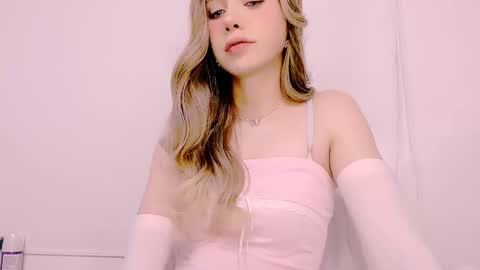 Snapshot of blondetwinkcum19 chatting on 03/01/25, 03:21 zoey madisson 3 online show from 03/01/25, 03:21