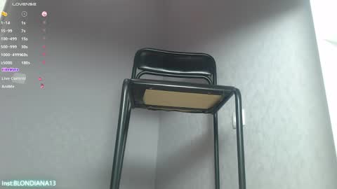 Im Di. I smell naked even when Im dressed. online show from 03/25/26, 10:21