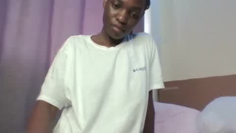 Snapshot of blondie_bebe chatting on 11/22/25, 06:12 Bebes online show from 11/22/25, 06:12