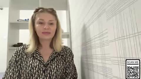 Snapshot of blondie_xoxoxo chatting on 11/13/25, 06:56 blondie_xoxoxo online show from 11/13/25, 06:56