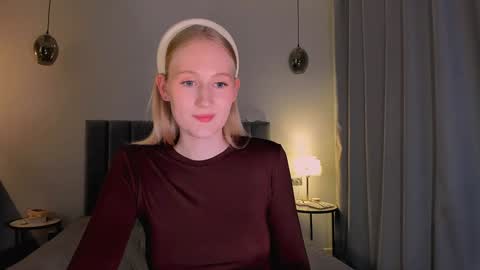 Mia online show from 12/24/24, 08:38