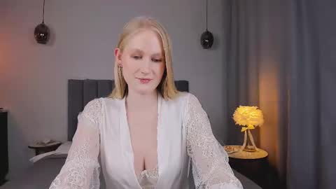 Mia online show from 02/22/25, 03:03